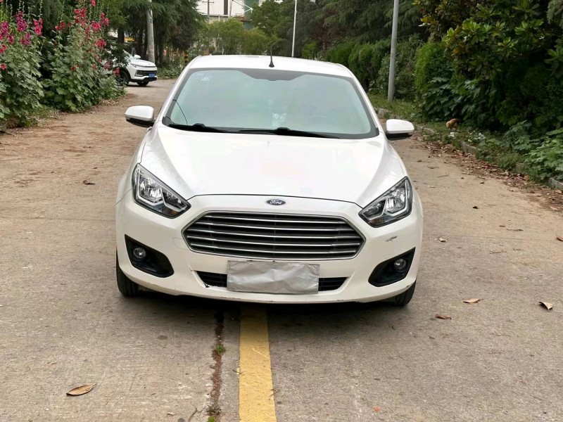 徐州15年福特福睿斯1