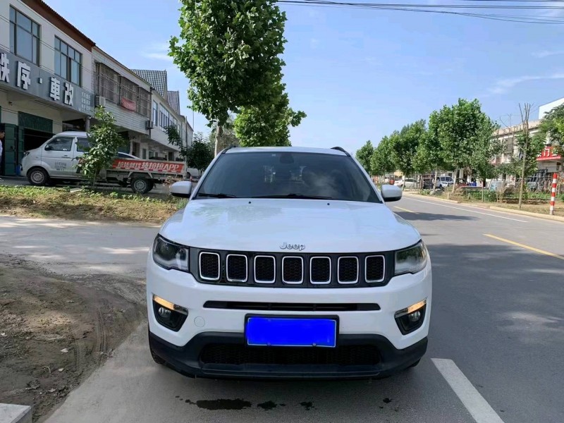 济宁19年Jeep指南者1