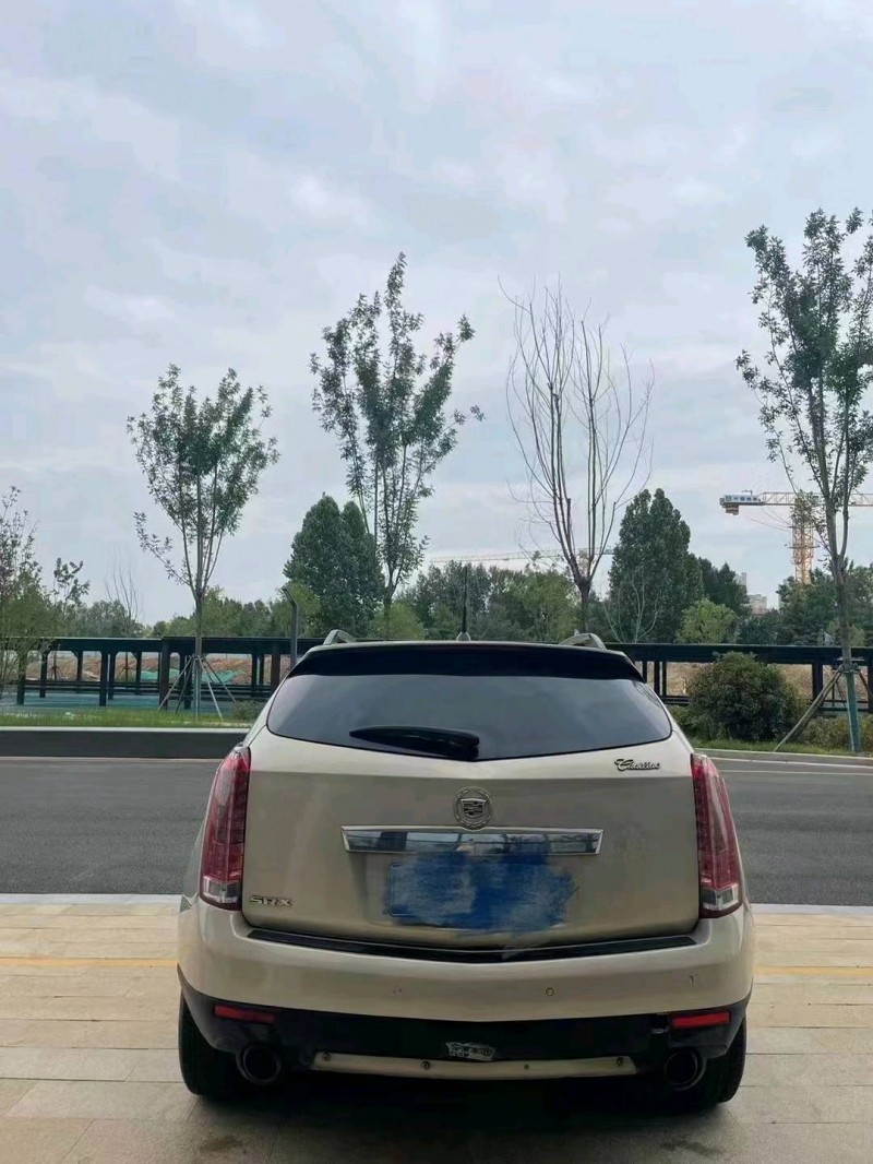 东营11年凯迪拉克SRX3
