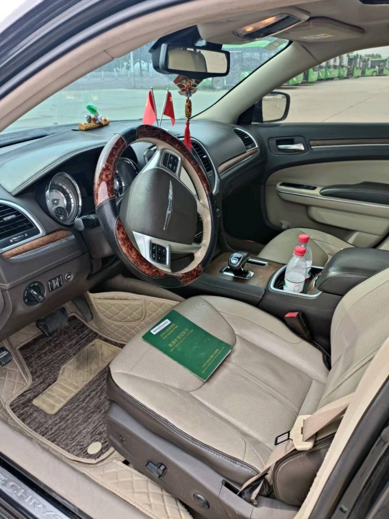 邢台14年克莱斯勒300C4