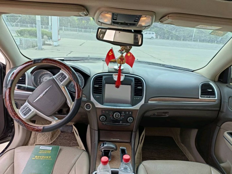 邢台14年克莱斯勒300C5