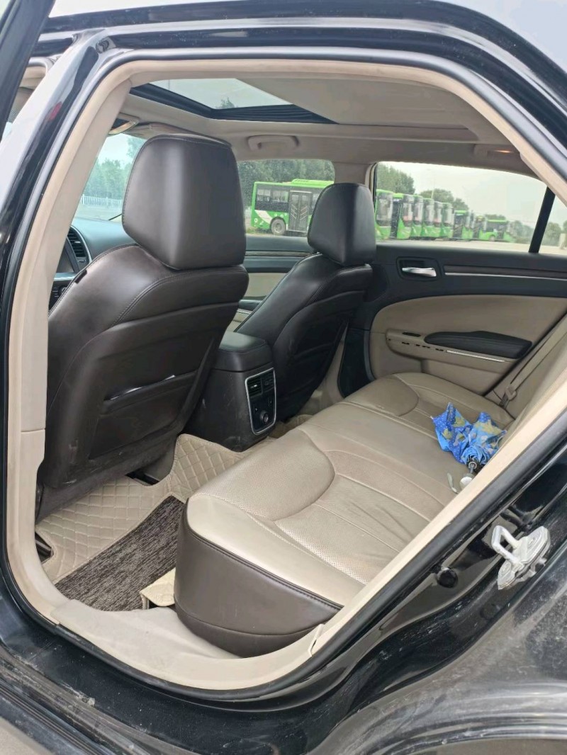 邢台14年克莱斯勒300C6