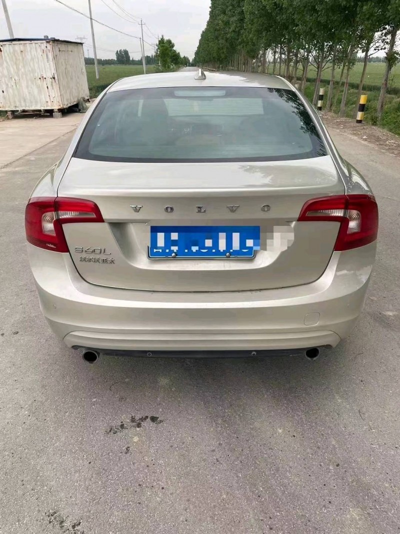 東營17年沃爾沃S60L4