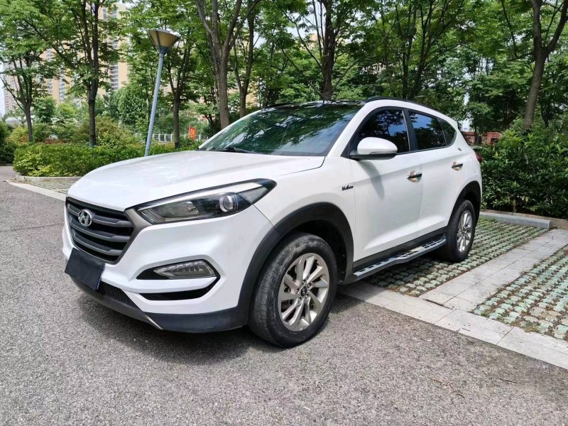 淮南17年现代途胜8