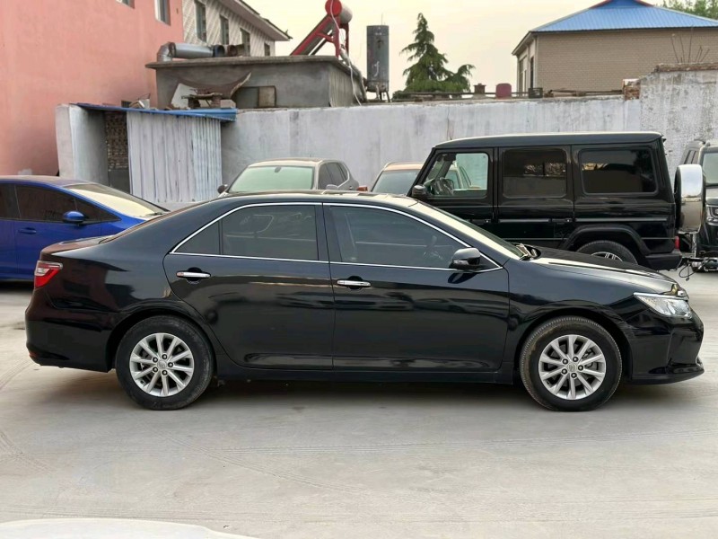 济宁16年丰田凯美瑞3