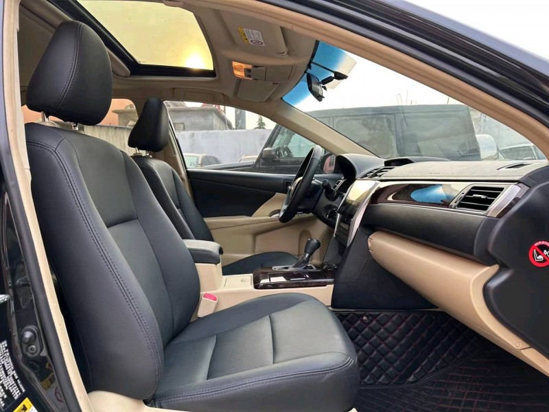 济宁16年丰田凯美瑞4