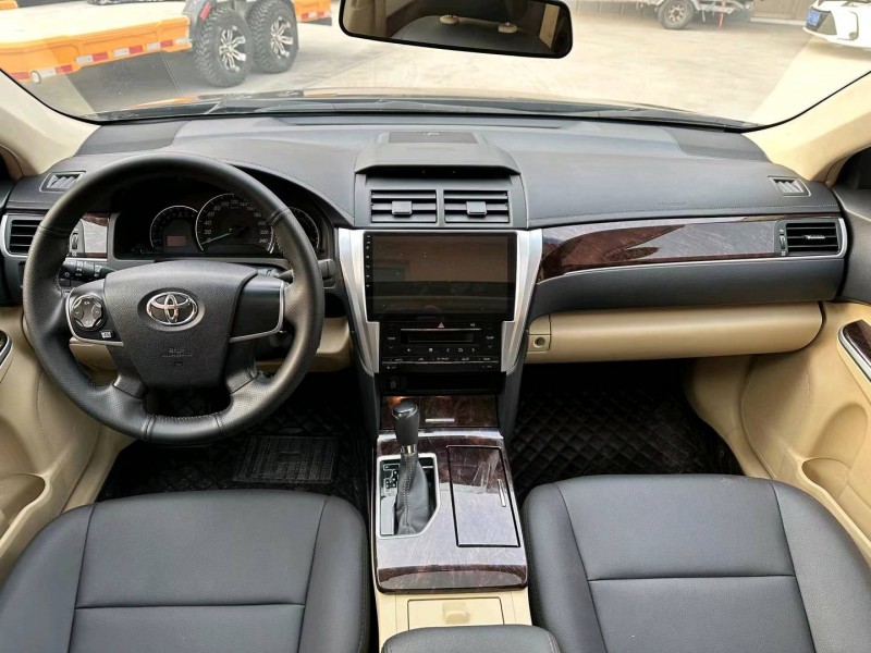 济宁16年丰田凯美瑞5