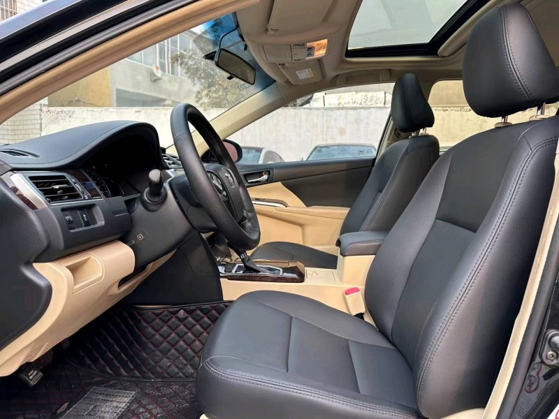 济宁16年丰田凯美瑞8