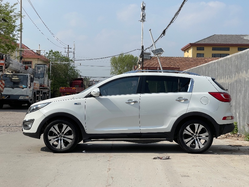 青岛13年起亚狮跑4