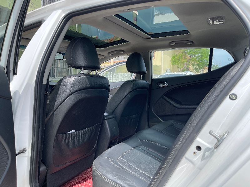 青岛12年起亚K58