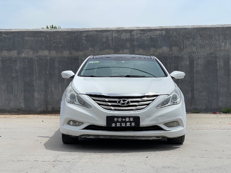 青岛13年现代索纳塔八1