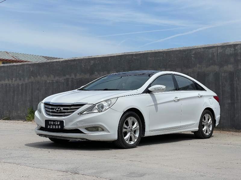 青岛13年现代索纳塔八2