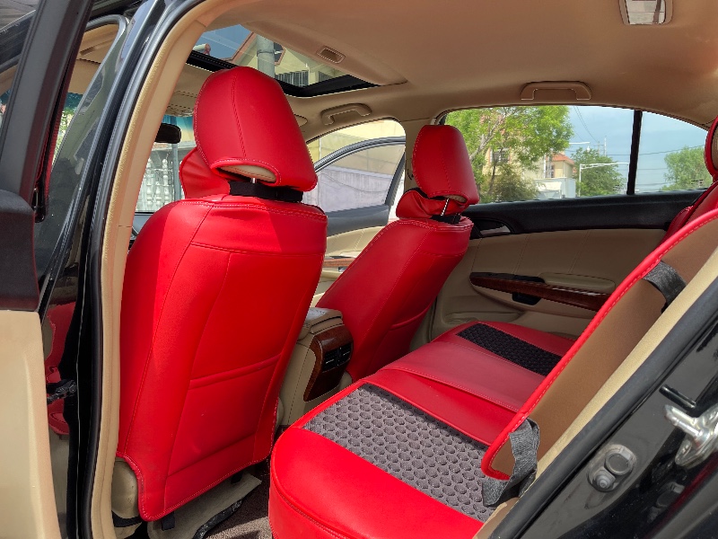 青岛12年本田雅阁8