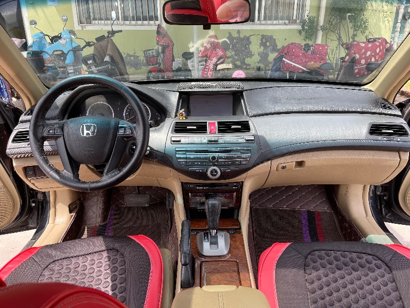 青岛12年本田雅阁9