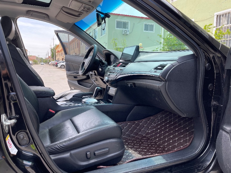 青岛13年本田雅阁7