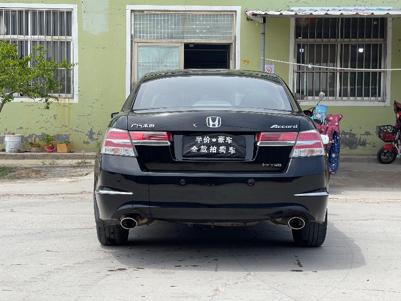 青岛13年本田雅阁5