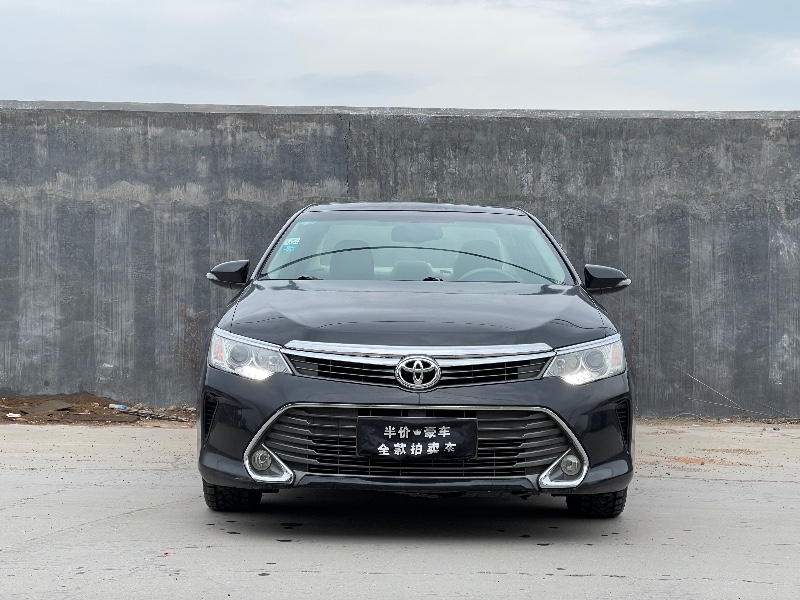 青岛16年丰田凯美瑞1