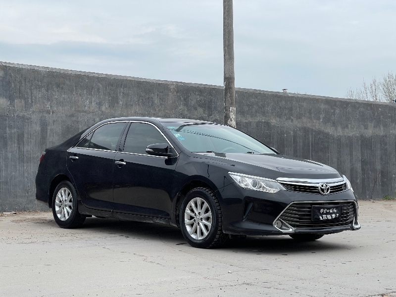 青岛16年丰田凯美瑞3