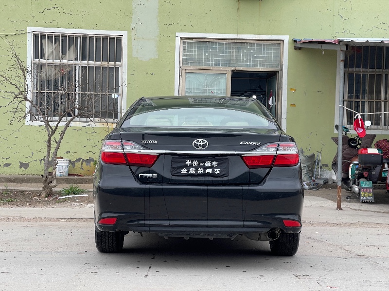 青岛16年丰田凯美瑞5