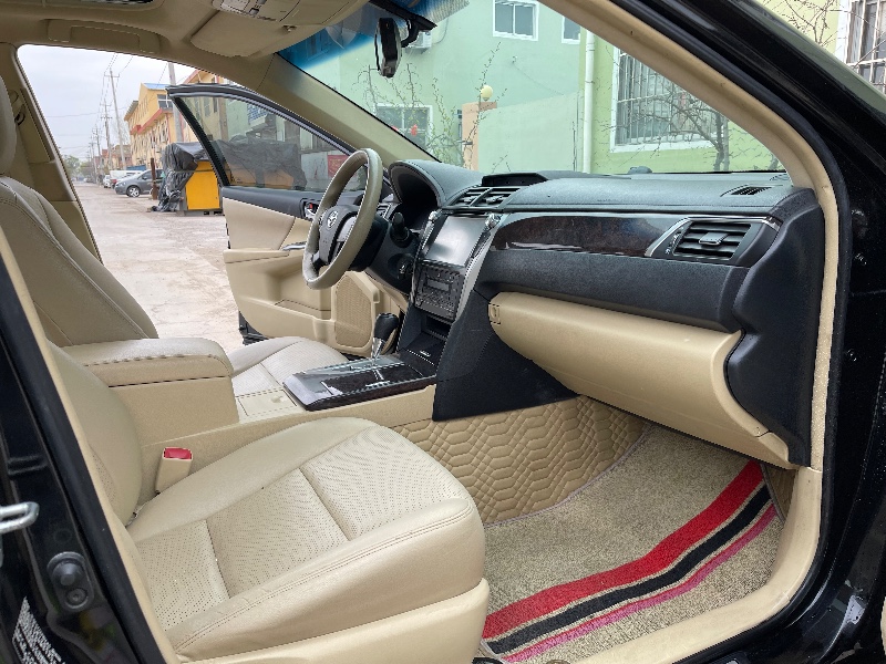 青岛16年丰田凯美瑞7