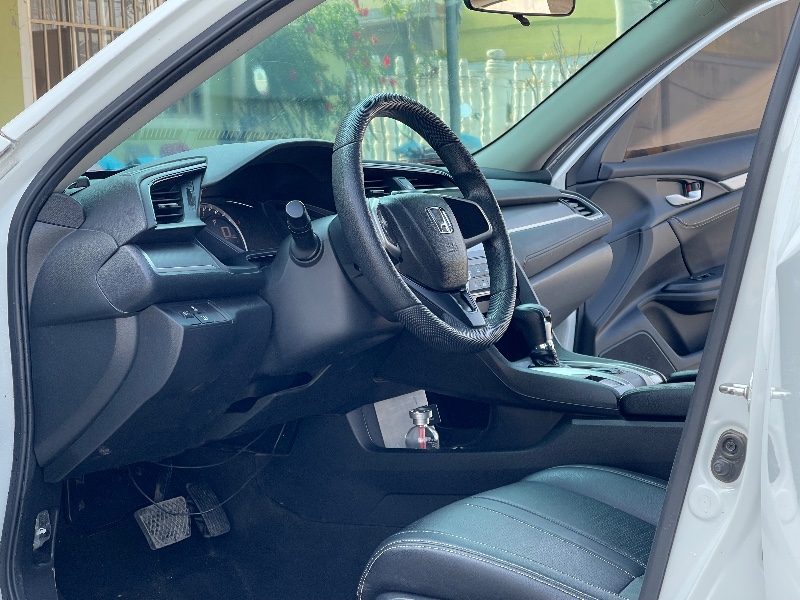 青岛17年本田思域6