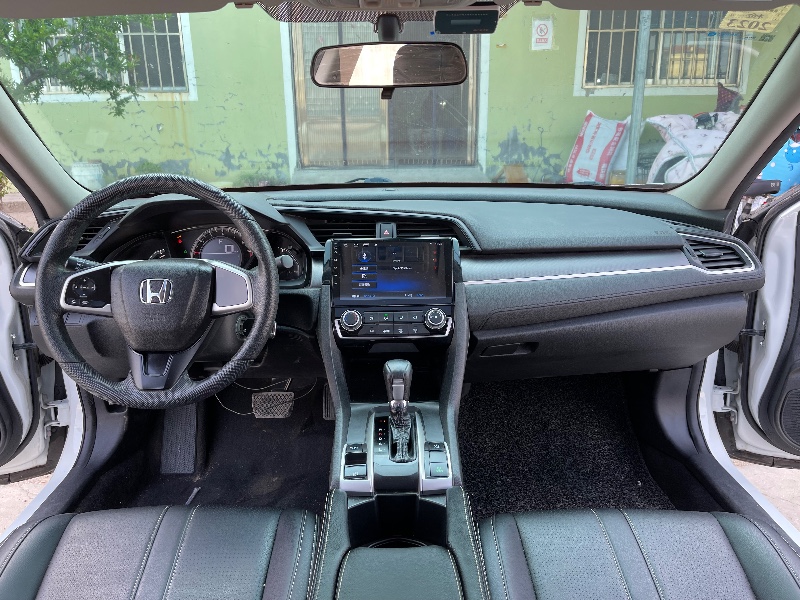 青岛17年本田思域9