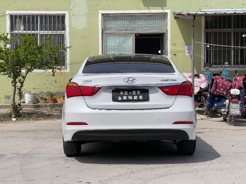 青岛15年现代名图5