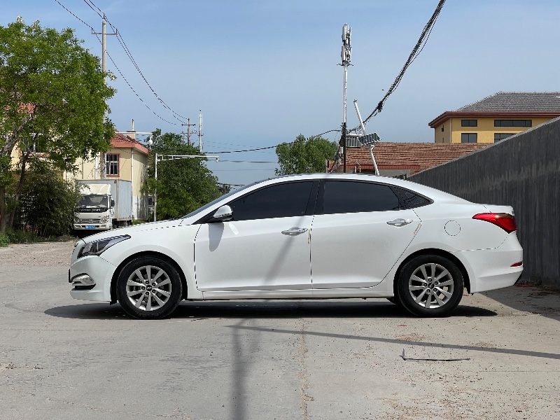 青岛15年现代名图4