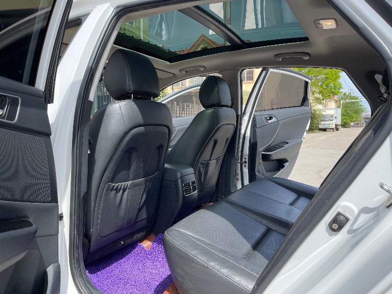 青岛15年现代名图8