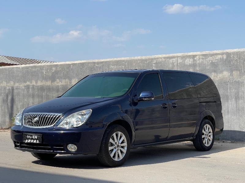 青岛13年别克GL82