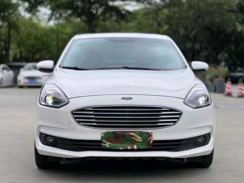 珠海20年福特福睿斯1