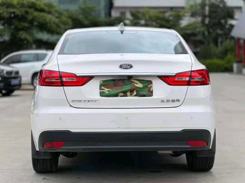 珠海20年福特福睿斯7