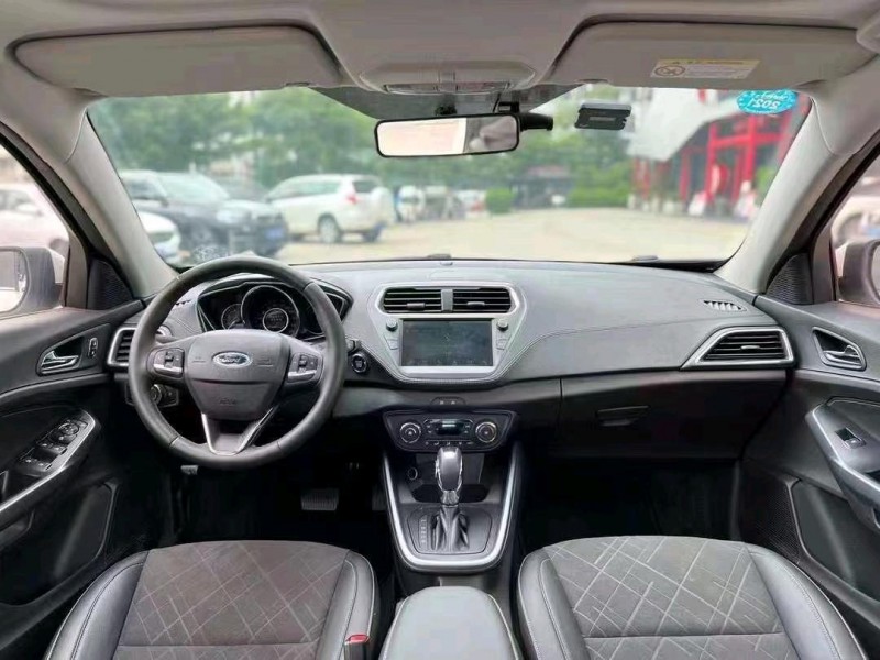 珠海20年福特福睿斯5