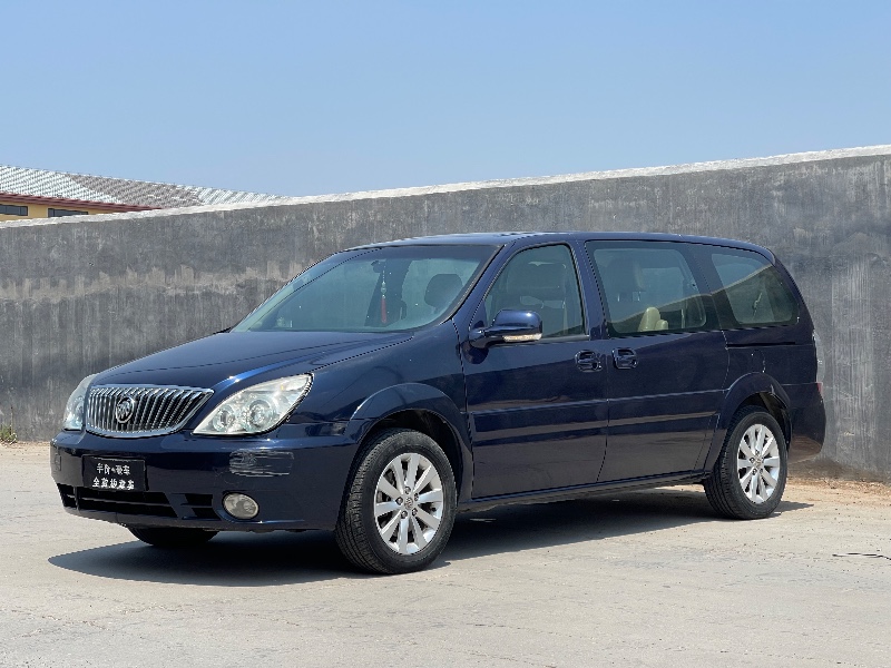 青岛14年别克陆尊2