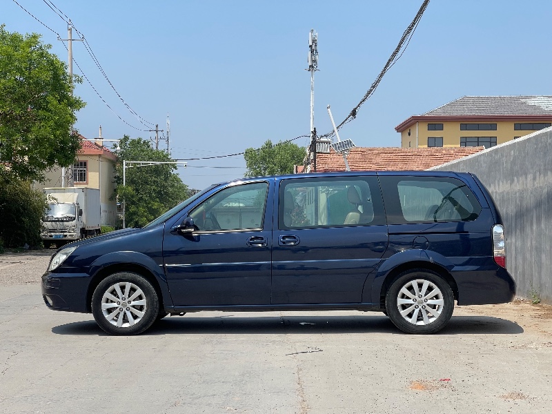 青岛14年别克陆尊4