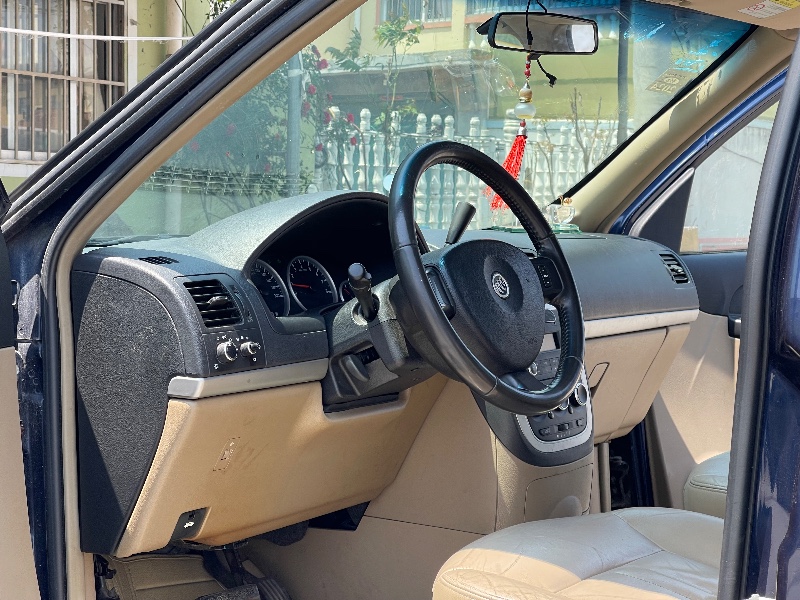 青岛14年别克陆尊6