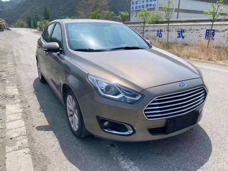 保定16年福特福睿斯6