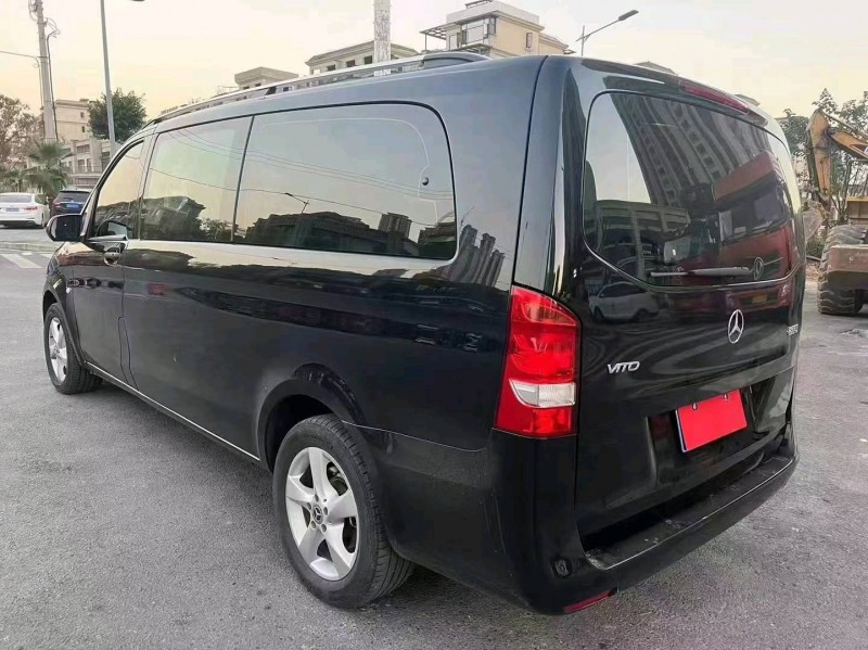 重庆20年奔驰威霆3