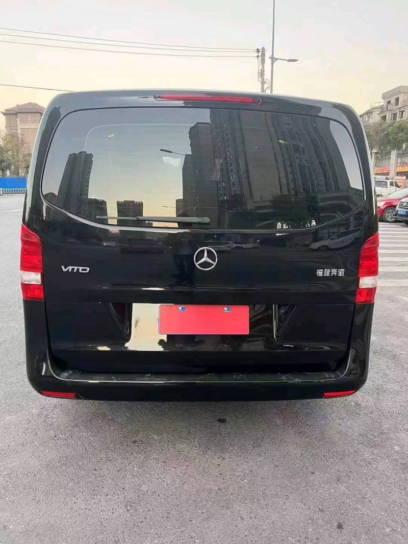 重庆20年奔驰威霆7