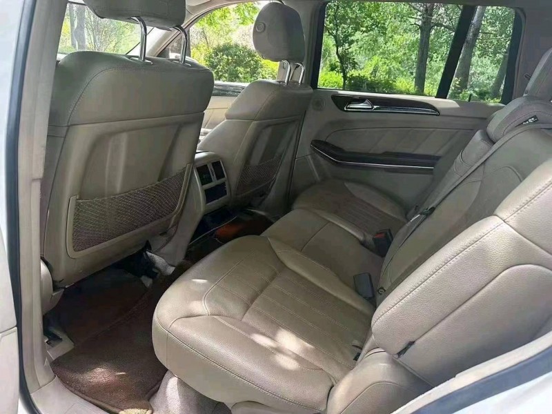 东营13年奔驰GL8