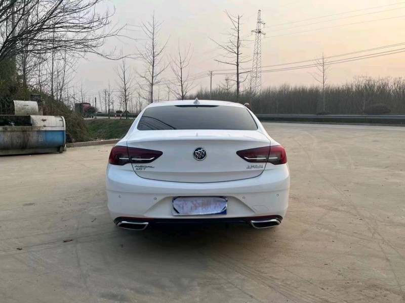 徐州19年别克君威9