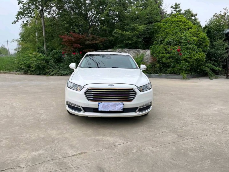 徐州17年福特金牛座1