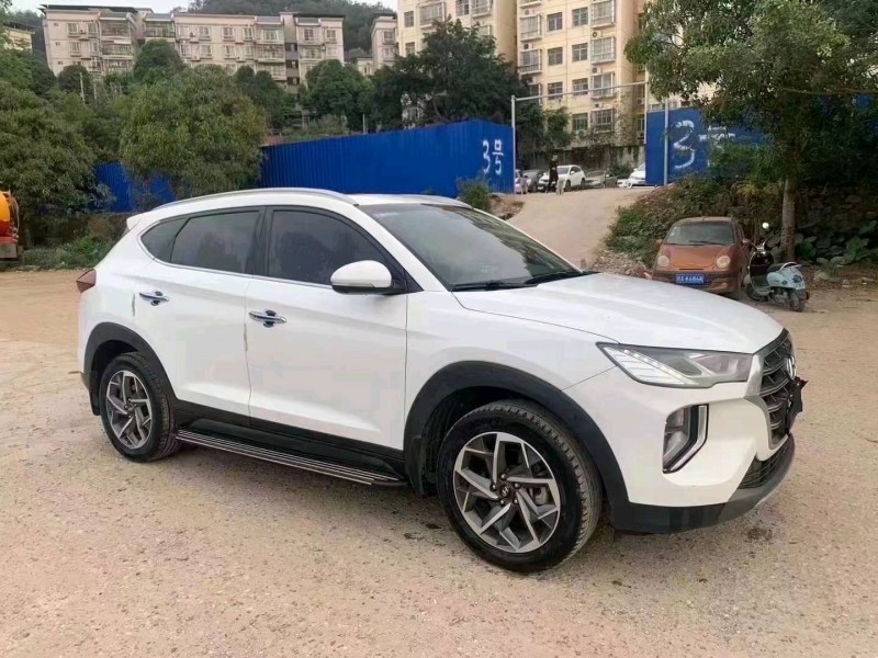 南宁19年现代途胜2