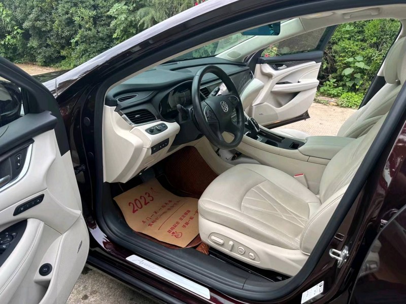 徐州20年别克艾维亚4