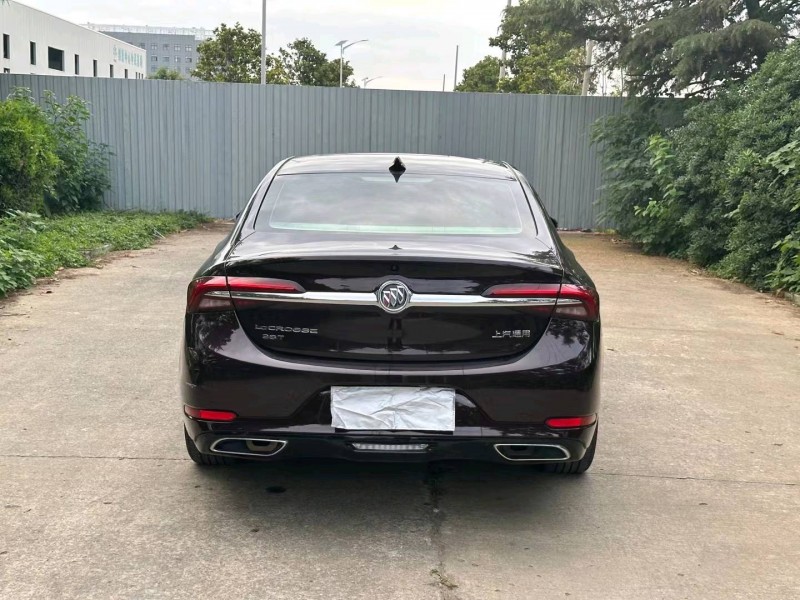 徐州20年别克艾维亚9