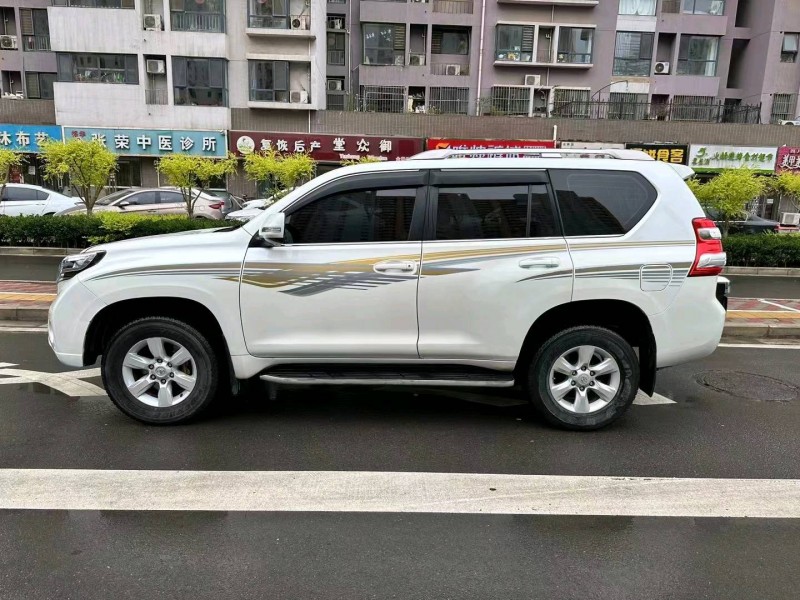 邵阳15年丰田普拉多3