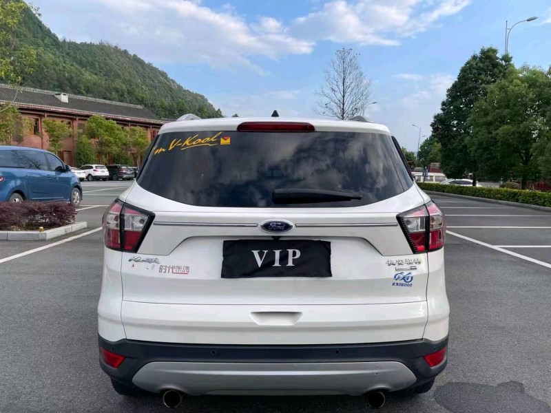 重庆18年福特翼虎5