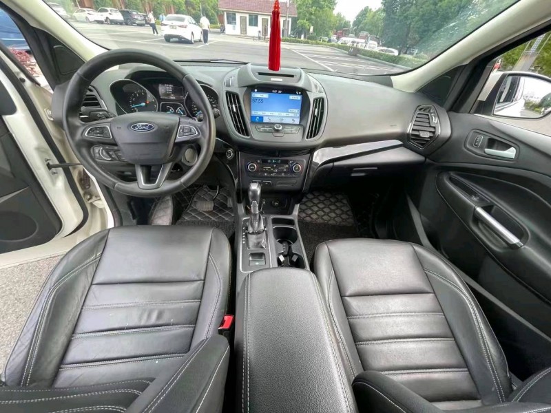 重庆18年福特翼虎6