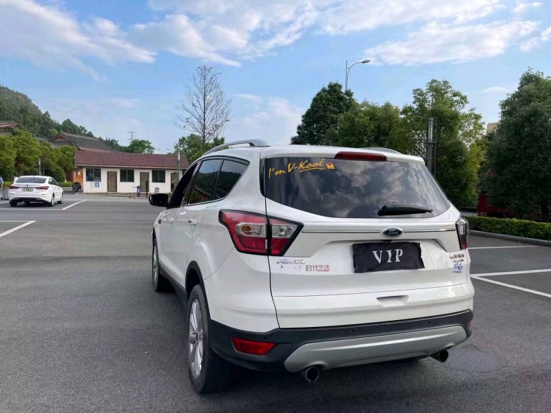 重庆18年福特翼虎7