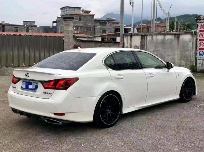 珠海13年雷克萨斯GS3